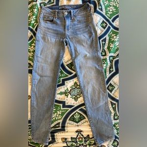 American Eagle light wash super stretch jeans 00